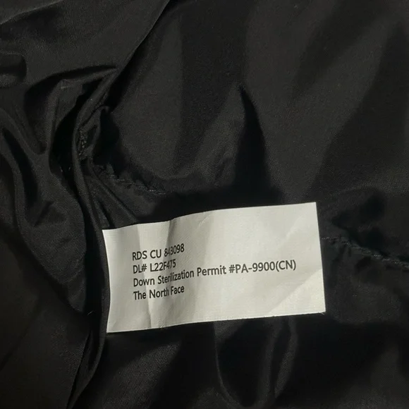The North Face Men's Charcoal Puffer Jacket - Picture 11 of 12